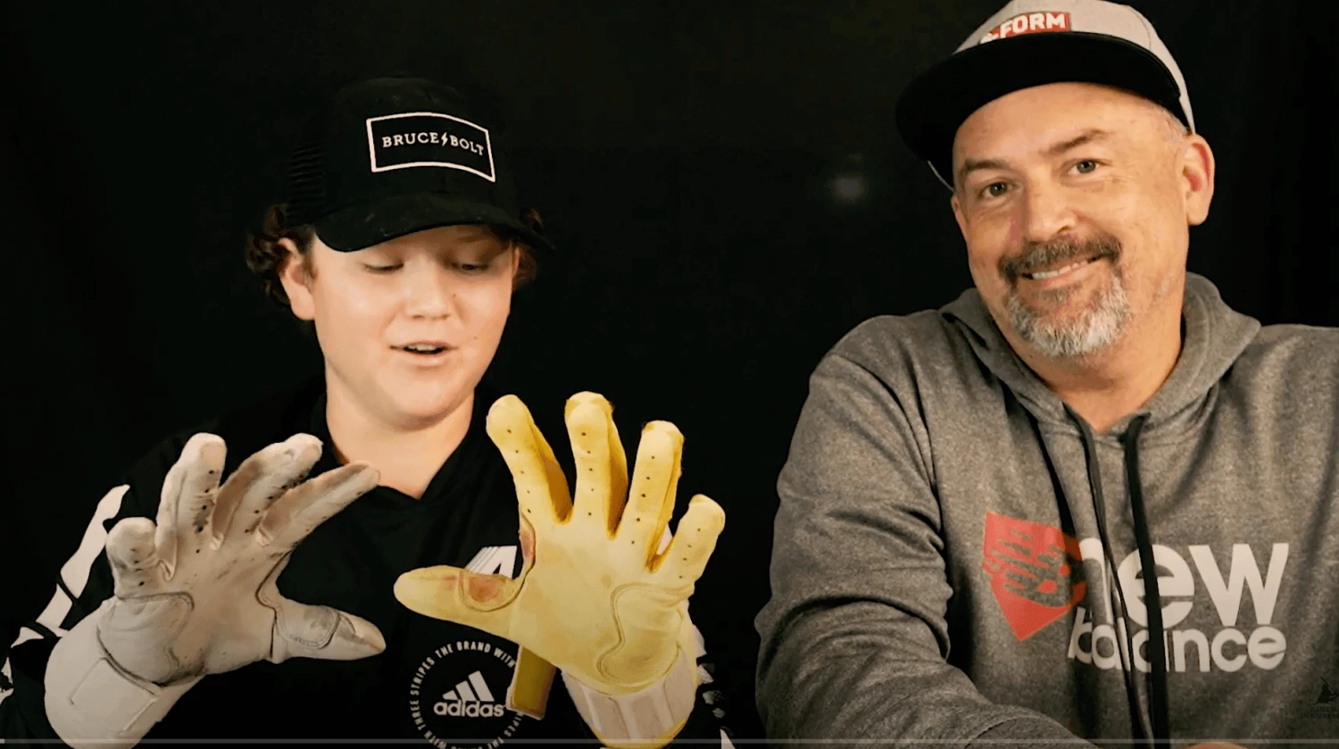 Bruce Bolt PREMIUM PRO Short Cuff Batting Gloves: Royal - Image 3