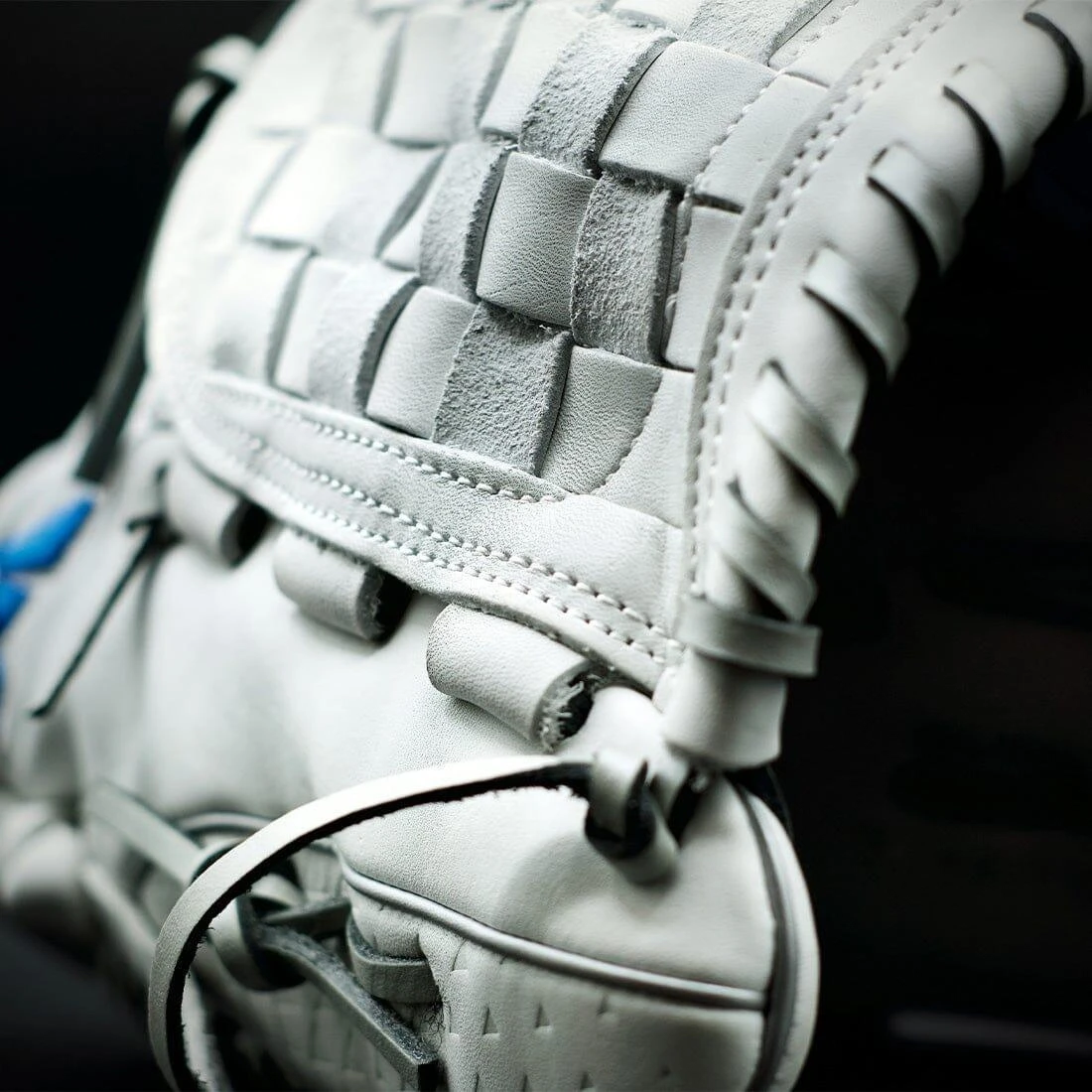 Easton Ghost NX 12.5" Pitcher/Infield Fastpitch Softball Glove: GNXFP125 - Image 3